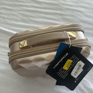 Luxurious Tan Travel Bag for Women thumbnail 3