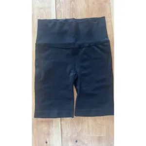 LOVE&SPORTS Womens Black Seamless High Rise Biker Shorts LS346021‎ Size S 4-6 thumbnail 3