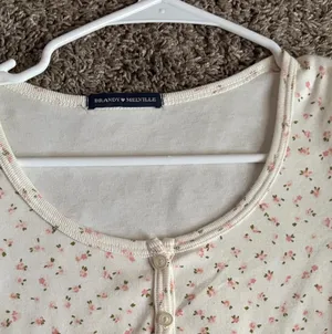 Brandy Melville Top. thumbnail 3