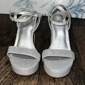Shimmering Silver Women's Heels Size 8.5 thumbnail 1