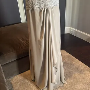 Women’s Full Length Gray Chiffon & Lace Appliqué Formal Dress Zip Back Size 10 thumbnail 7