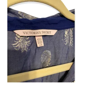Victoria’s Secret Blue and Gold Pineapple Collared Button Down Pajama Top thumbnail 4
