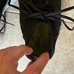 Black Nike running shoes thumbnail 6