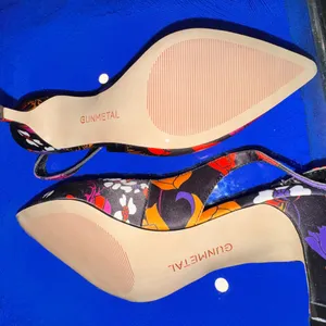 GunMetal‎ Floral Pointed Toe Kitten Heel Size 7 Y2K Pop Art Pumps comfortable thumbnail 5
