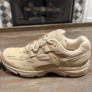 Vionic Walker Classic Orthotic Walking Shoes Stone‎ Taupe Size 5 NWOB Comfort thumbnail 4