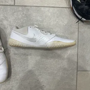 Nike Sideline Cheer Shoes White IV thumbnail 2