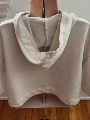 ALO Yoga Air Land Ocean Cream Short-Sleeve Cropped Hoodie sweatshirt, size M thumbnail 3