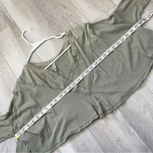 Free People Top v neck crop long sleeve womens Green (small) oversized boho thumbnail 3