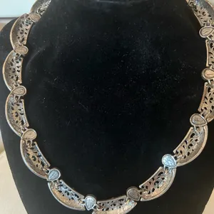 Avon NA Silver and Purple Ornate Necklace thumbnail 3