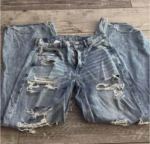 American Eagle Ripped Jeans thumbnail 1