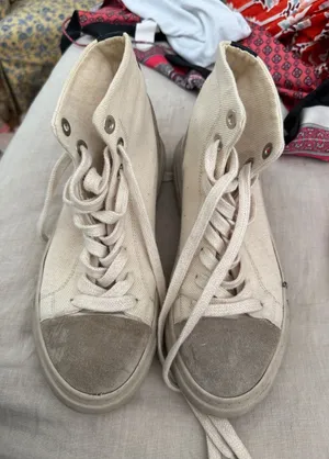 Women's High-Top Canvas Sneakers in Cream thumbnail 1