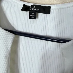 Lulus White Ribbed‎ Twist Front Long Sleeve Crop Top Womens Medium V-Neck thumbnail 4