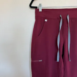 FIGS Zamora Jogger Scrub Pants Womens XS Maroon Burgundy Technical Nurse Uniform thumbnail 2