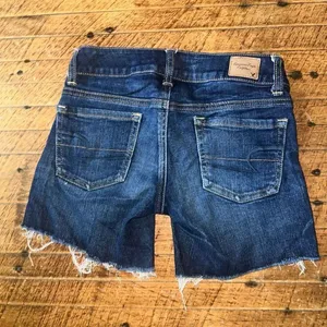 American Eagle dark wash distressed 00 raw hem jeans shorts thumbnail 2