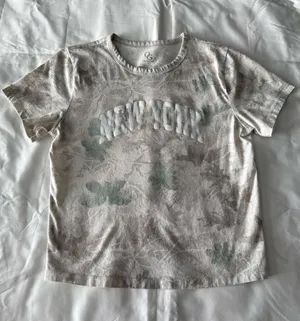 Light Green And White Camouflage Print “New York” Cropped Tee thumbnail 1