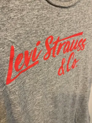 Levi's • The Perfect Tee Red Graphic Short Sleeve thumbnail 5