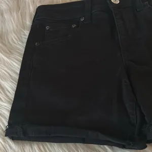 AMERICAN EAGLE Shorts Women’s Size 8 AE NE(X)T LEVEL STRETCH Mid Rise Shorts thumbnail 13