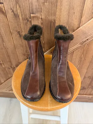 Söfft Women’s Size 7M Brown Leather Suede Shearling Lined Ankle Boots thumbnail 2