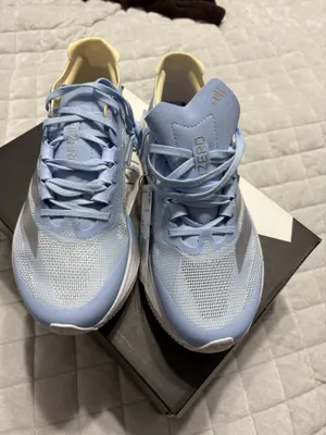 Adidas Tennis Shoes thumbnail 4