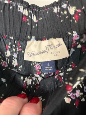 Universal Threads tiered Black Maxi Skirt with Pink & White Floral Print thumbnail 2