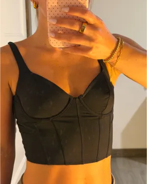 Gilly Hicks Top thumbnail 1