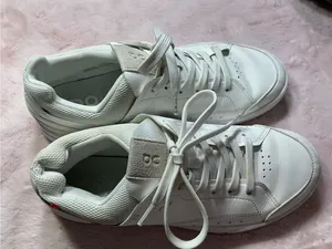 On Running woman’s White Low-Top Leather Sneakers with Gold Logo 163 thumbnail 2