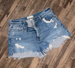 Curve Live High Rise Mom Short - Abercrombie & Fitch thumbnail 1