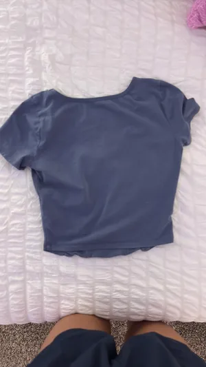 Hollister Baby Tee  thumbnail 3