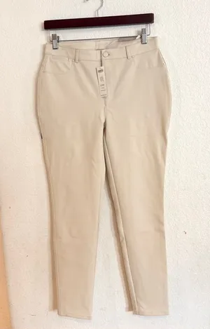 NWT Chico’s Womens Pants Ivory Cream 5 Pocket Slim Ankle Size .5 US 6 thumbnail 1