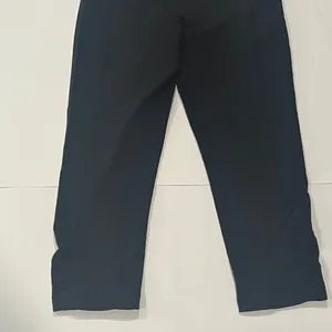 Athleta Capri S Black‎ Ruched Cropped - Size S. thumbnail 4
