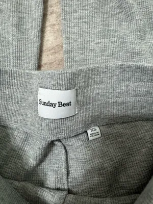 Grey Aritzia Sunday Best sweatpants size xs thumbnail 3