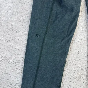 Women's Lululemon Size 6 Align High Rise Leggings Green‎ thumbnail 6