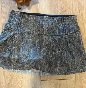 Lululemon Skirt thumbnail 1