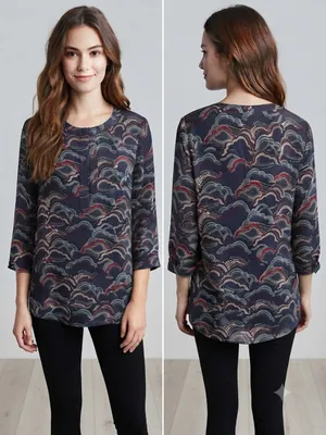 Express Women’s Top Size Large Navy Blue Geometric Pattern 3/4 Sleeve Blouse thumbnail 1