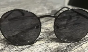 Black Vintage thumbnail 1