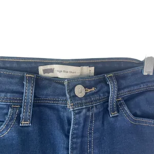 Levi's Women's Size 7 Waist 28 High Rise‎ Short Dark Wash thumbnail 5