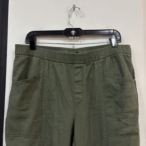 Old Navy Green Linen Cropped Pants Women’s Size Large Linen Blend Elastic Waist thumbnail 2