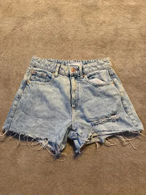 Garage Mom Denim Distressed Shorts – Size 1 / 25 thumbnail 2