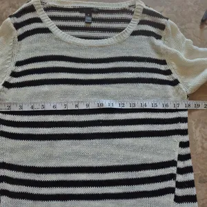 AQUA Bloomingdale’s boho summer beach Striped Black and White Sweater Medium thumbnail 6