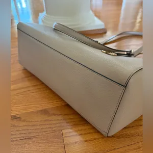 MICHAEL Michael Kors Kimberly Large Beige Tote and Mini Detachable Wallet thumbnail 3