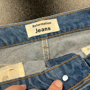 Reformation Cynthia Button Fly High Rise Straight Jeans Sz 26 thumbnail 5