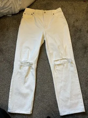 Abercrombie 90’s Straight High Rise Jeans thumbnail 1