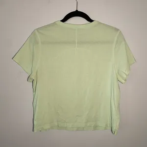 Lululemon Large Mint Green Cropped Short Sleeve Shirt Athleisure Women's size 10 thumbnail 5