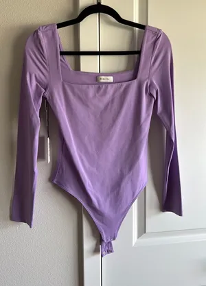 Contour Aritzia Bodysuit Long Sleeve Square Neck thumbnail 1