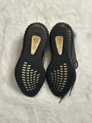 Yeezy 350 Boost V2 Adidas Sneakers Size 9 Men’s thumbnail 8