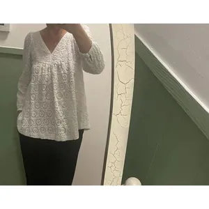 Annie Griffin white cotton eyelet lace blouse XS long sleeve boho top thumbnail 9