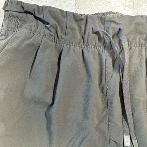 REI Woman’s Black Shorts Size XS thumbnail 3