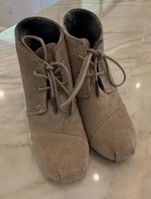 Toms Tan Ankle Boots thumbnail 1