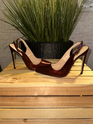Boutique Shiny burgundy pointed toe sling back heels thumbnail 2