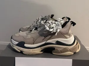 Balenciaga 100% Authentic  Triple S Sneakers thumbnail 1